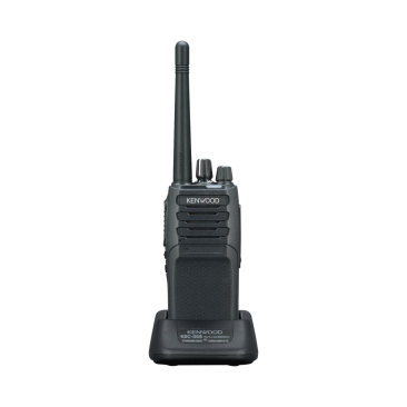 Radio portátil KENWOOD NX-1300-AK, UHF 450-520 MHz, Analógico, 5 Watts, 64 canales, GPS, IP55, MIL-STD-810. Incluye antena, batería, cargador y clip.